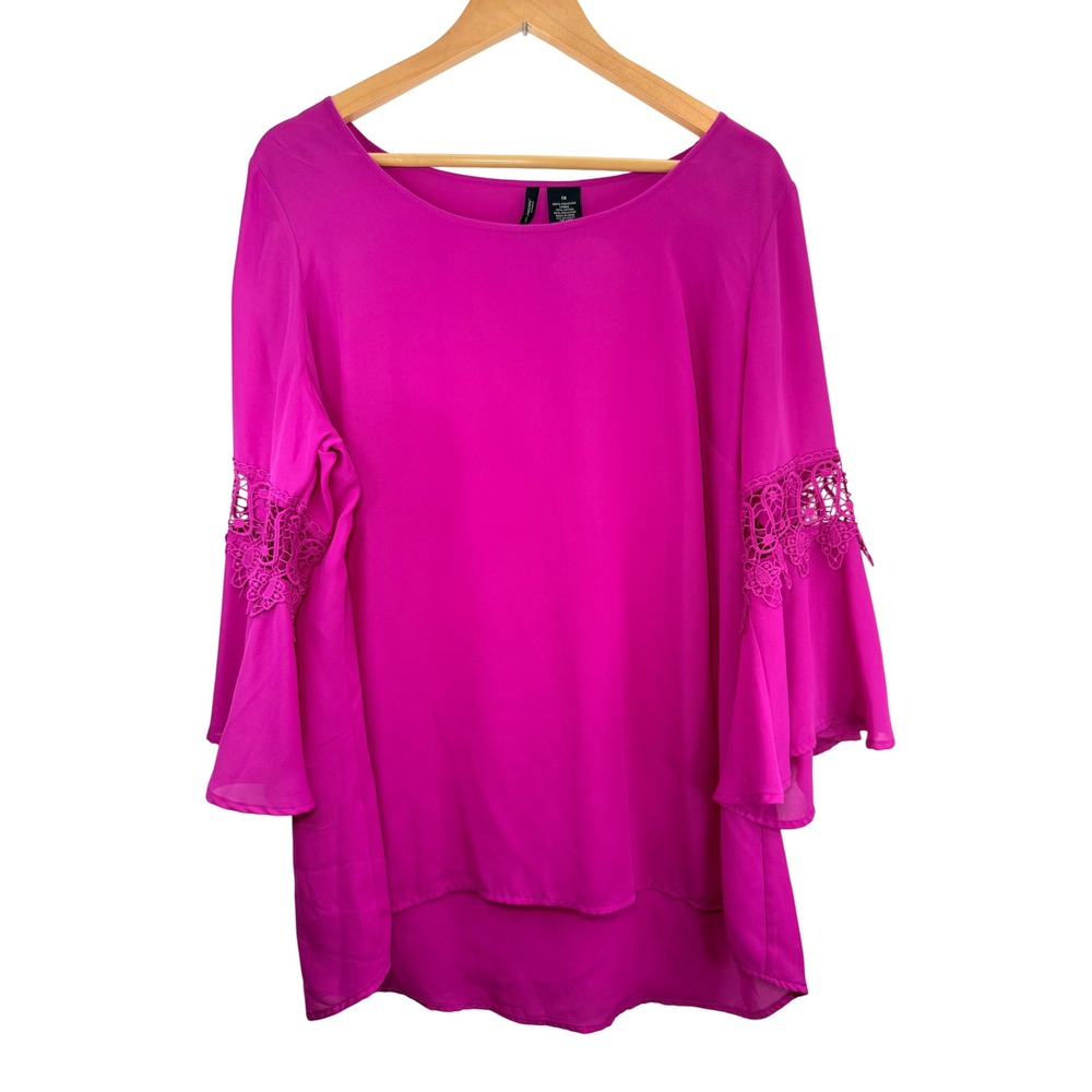 NEW DIRECTIONS WOMAN 1X Pink Bell Sleeve Crochet‎ Lace Detail Blouse